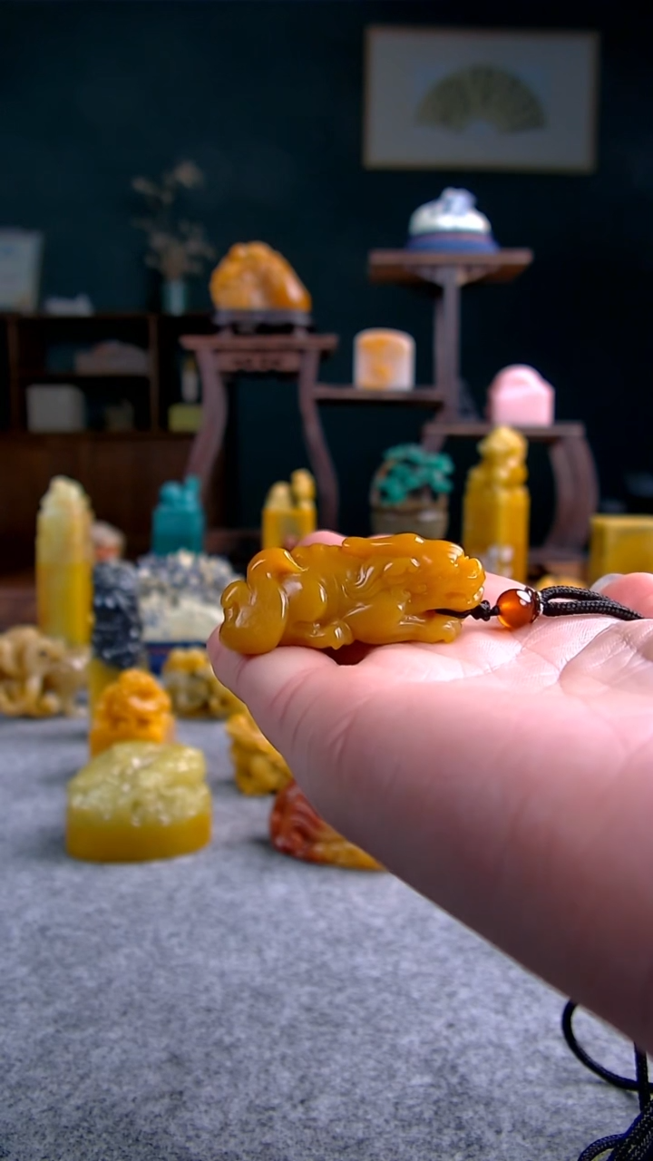 【闪购商品】老挝石北部黄貔貅手把件4.4*2.1*2.6