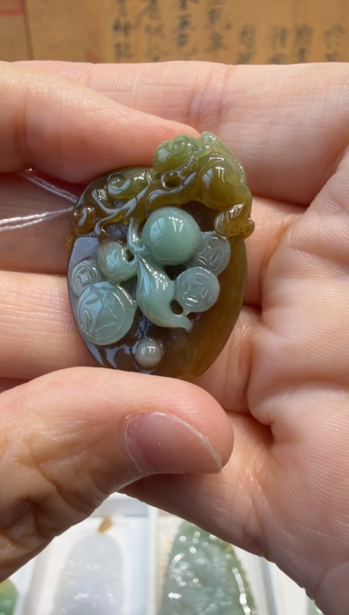 翡翠挂件未镶嵌A货翡翠多样性孤品