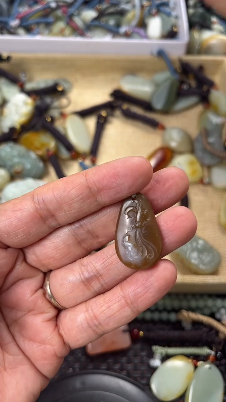 【闪购商品】和田玉颈饰未镶嵌多样性发货没有证书拍一发一有瑕