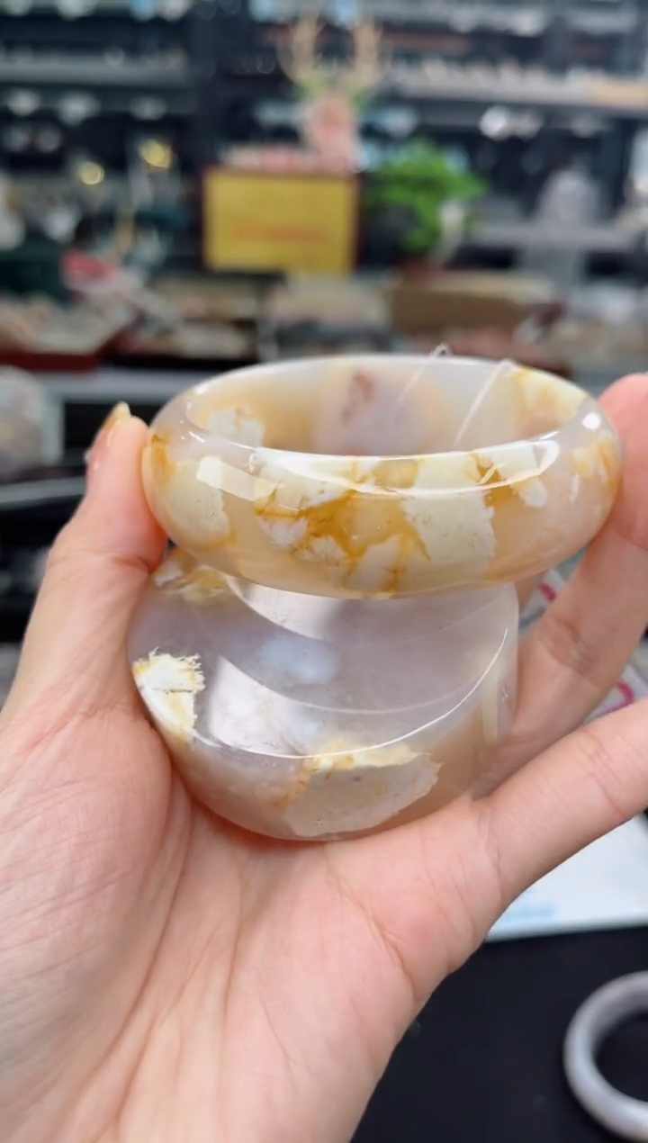 【闪购商品】石英质玉手镯未镶嵌59圈口（不退不换）1571310