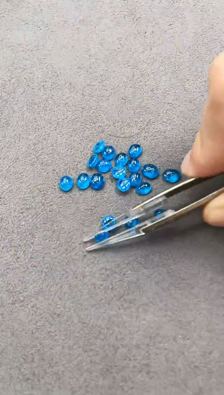 未镶嵌磷灰石裸石磷灰石（多样性发一颗）