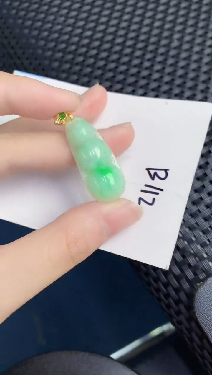 翡翠未镶嵌颈饰000000000