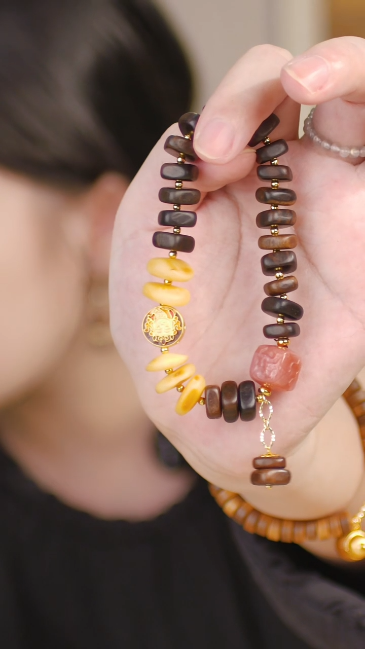 手串蜜蜡未镶嵌（药片珠蜜蜡+达拉干奇楠）