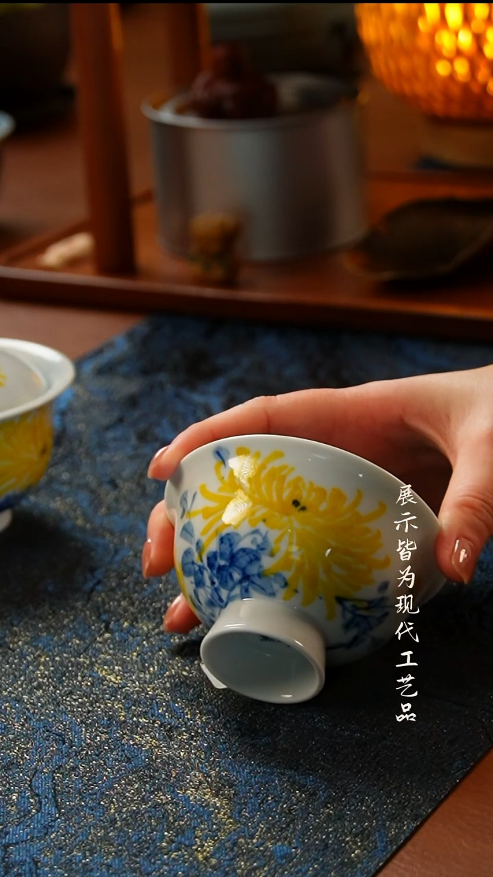 景德镇手绘写意霸王菊杯