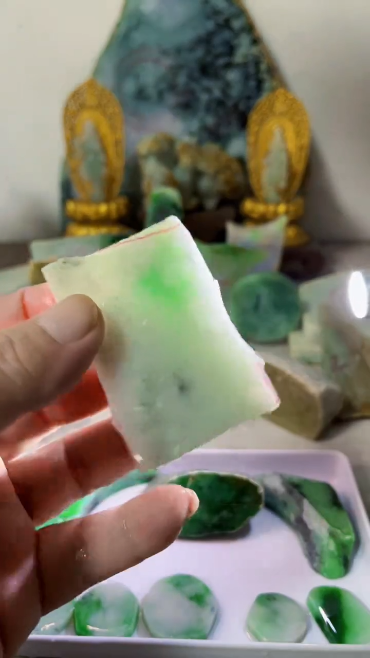 【闪购商品】翡翠吊坠(不含链)未镶嵌A437