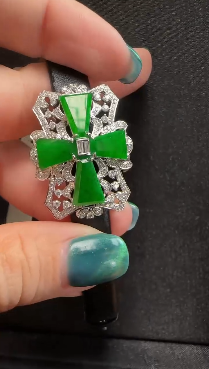 【闪购商品】翡翠颈饰18K金镶嵌507无事牌一个