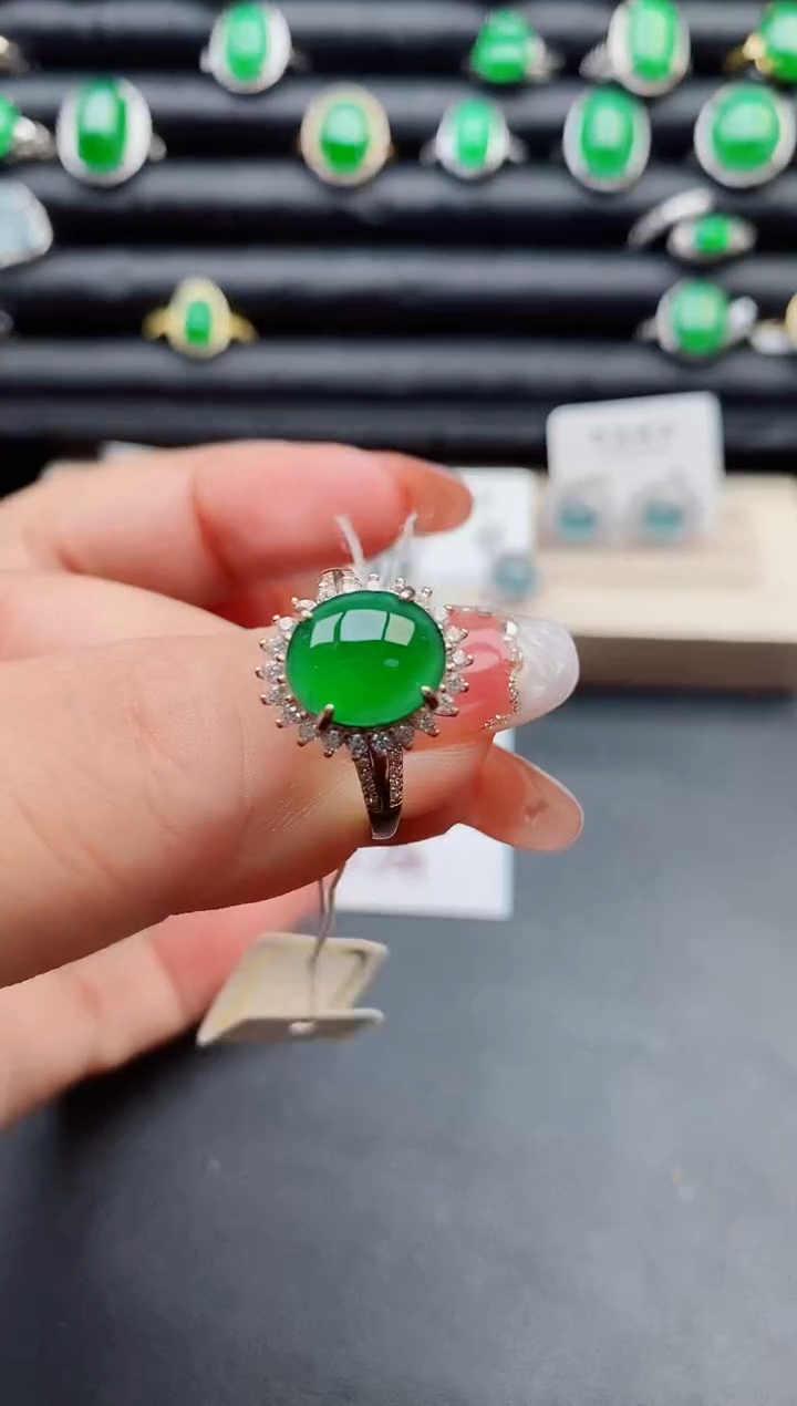 【闪购商品】翡翠戒指银S925镶嵌850800