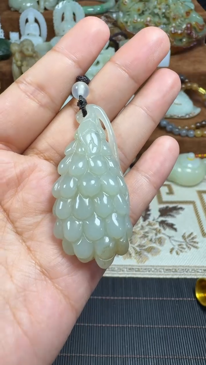 颈饰未镶嵌和田玉1