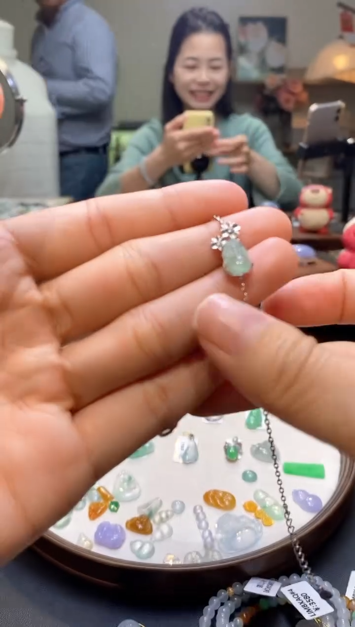 【闪购商品】银S925镶嵌翡翠手链手链