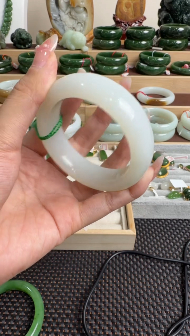 颈饰未镶嵌和田玉手镯57