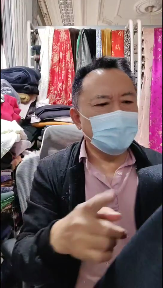 黑蓝隐雪花人字布料