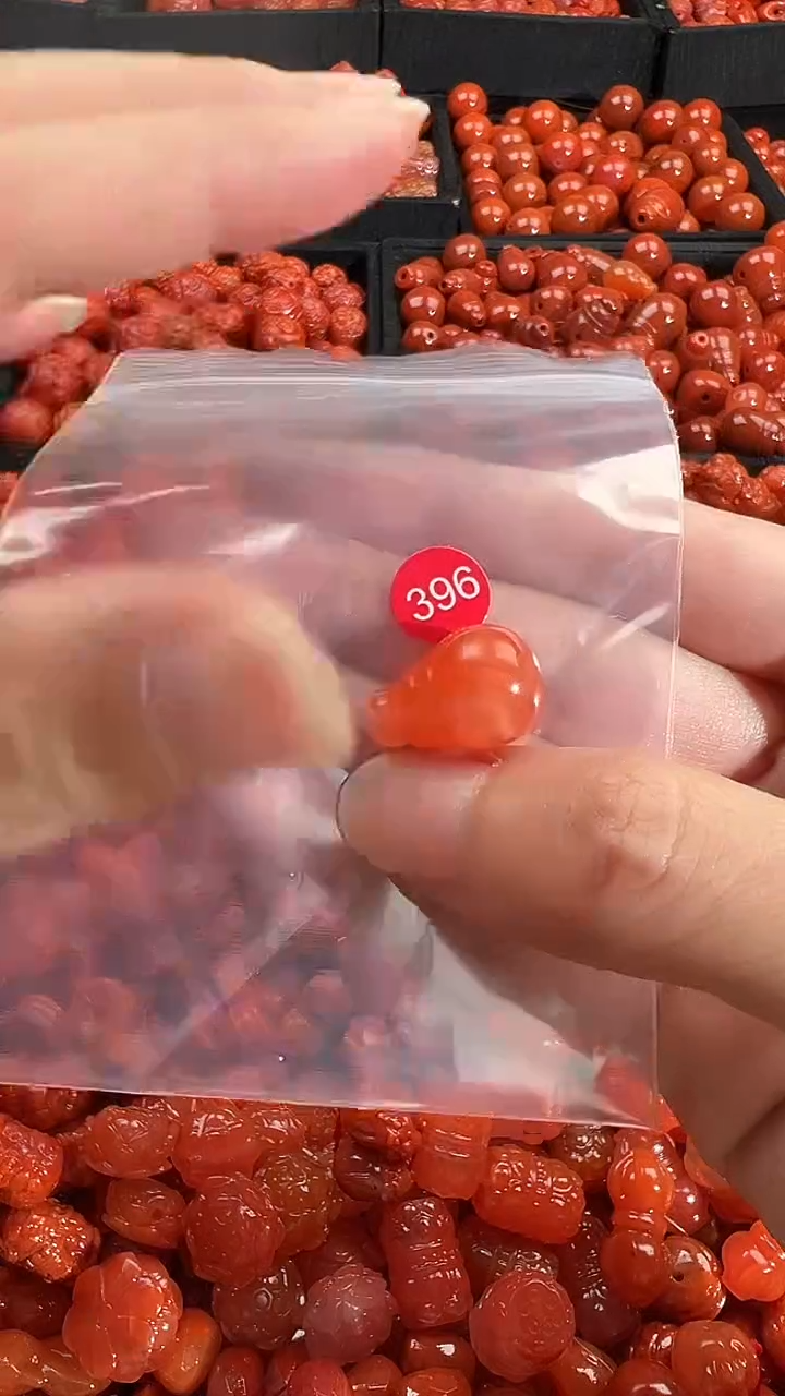 颈饰未镶嵌南红玛瑙1