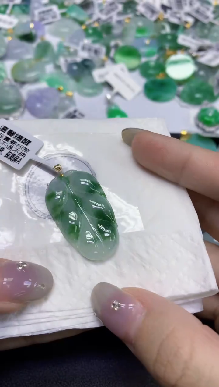 颈饰未镶嵌翡翠天然缅甸翡翠A货百元以上9元证书费自理