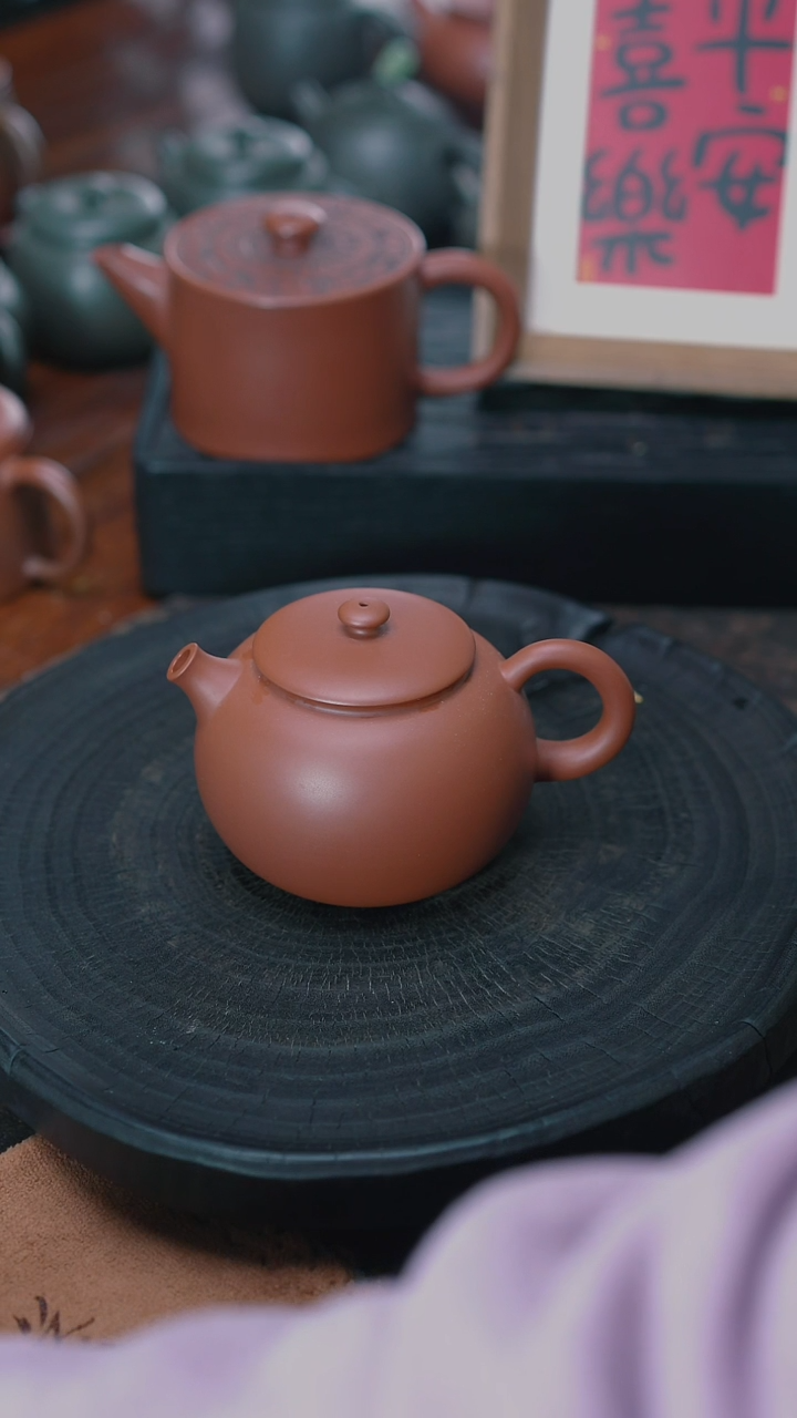 【闪购商品】仿生汤圆壶 素身红色 190CC