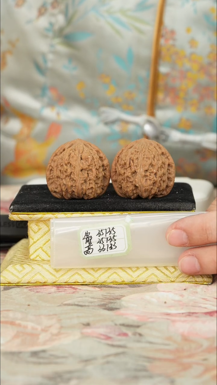 【闪购商品】文玩核桃把件密纹狮子头