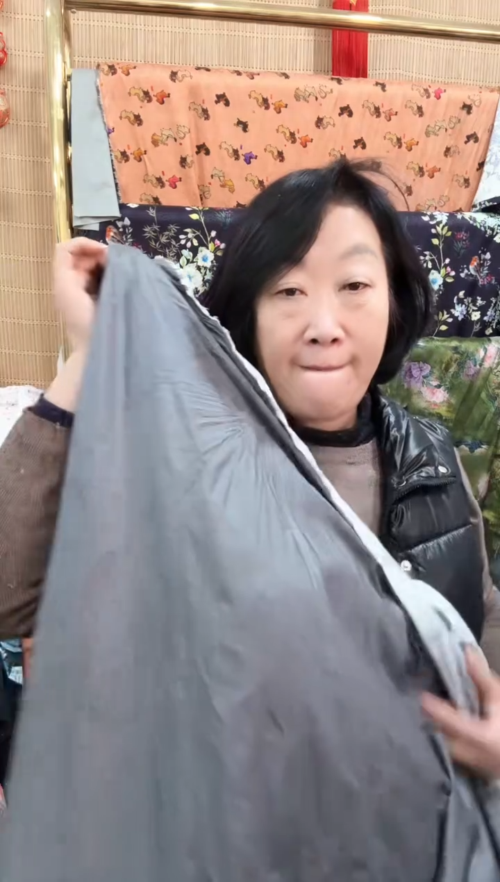 直冲羽绒服灰色4米面料