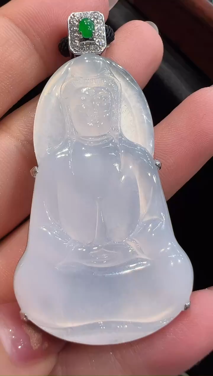 颈饰18K金镶嵌翡翠吊坠