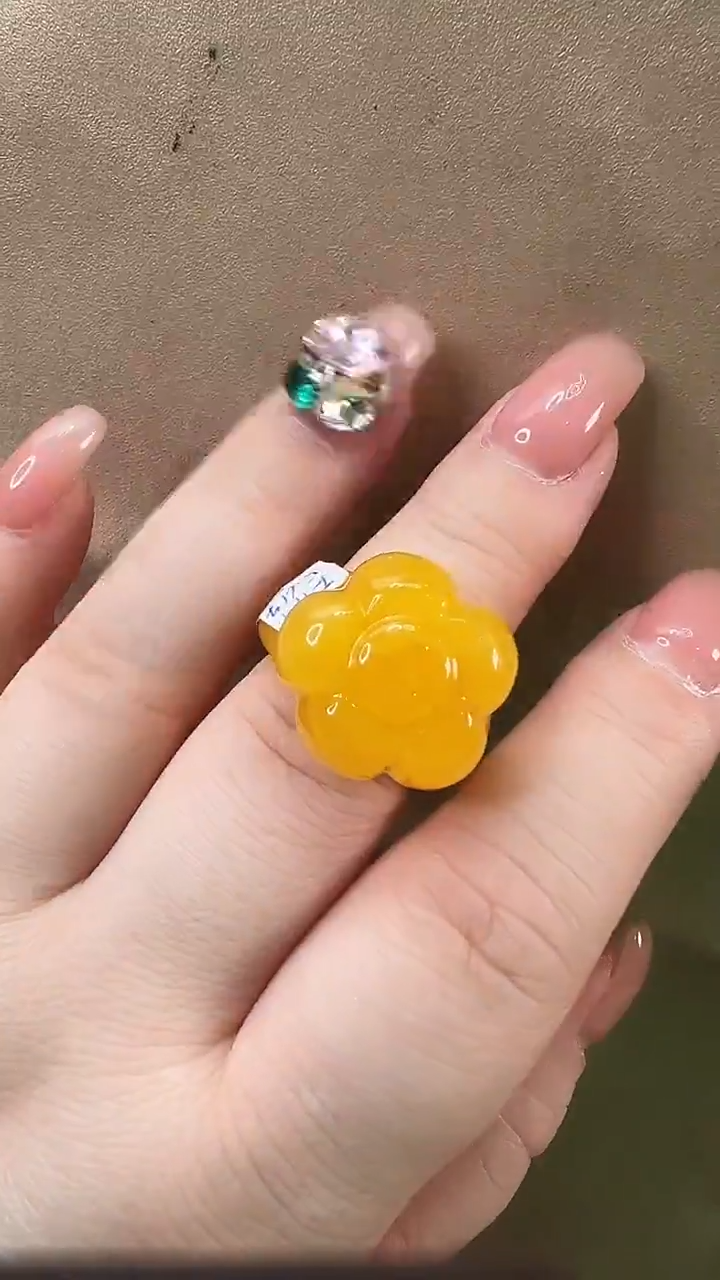 琥珀颈饰未镶嵌戒指