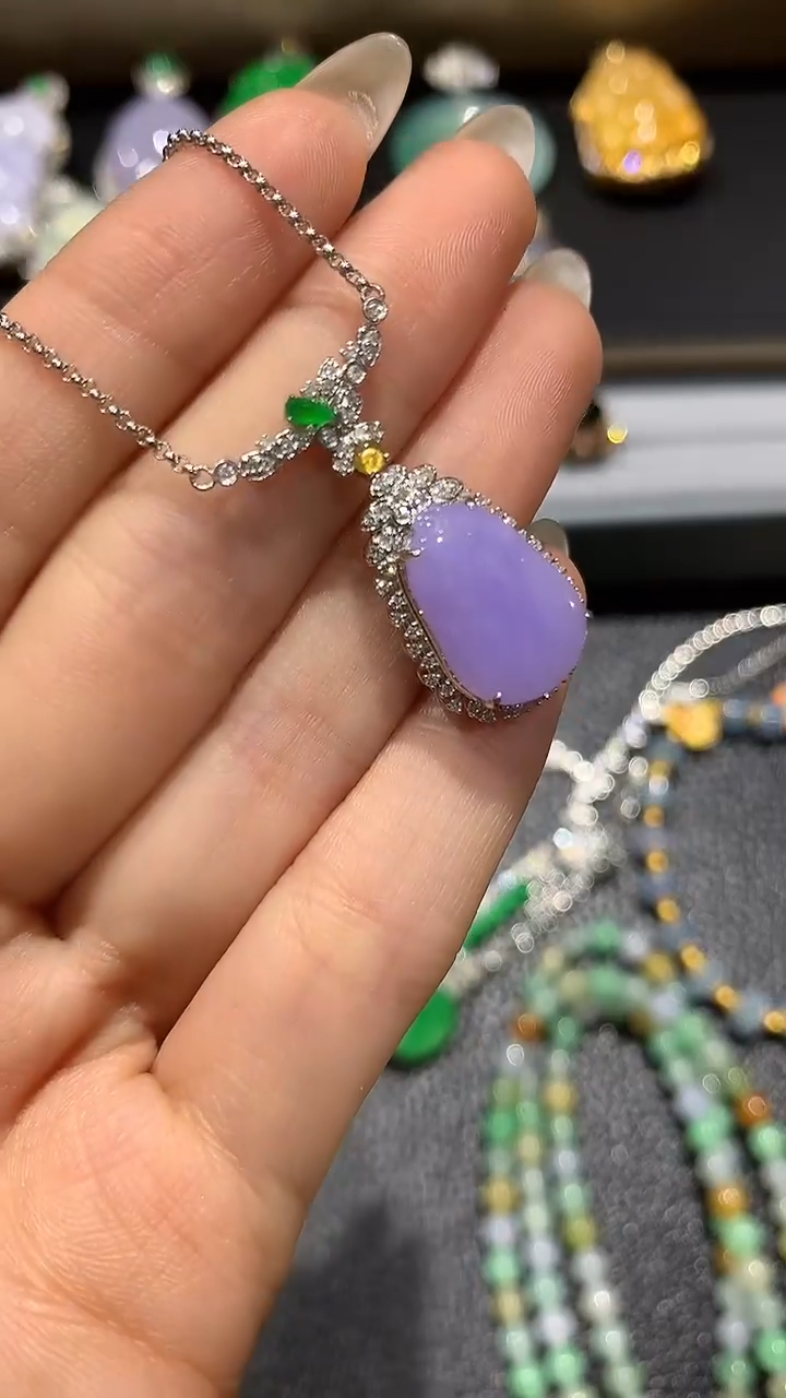 【闪购商品】翡翠吊坠(赠链)18K金镶嵌20团购