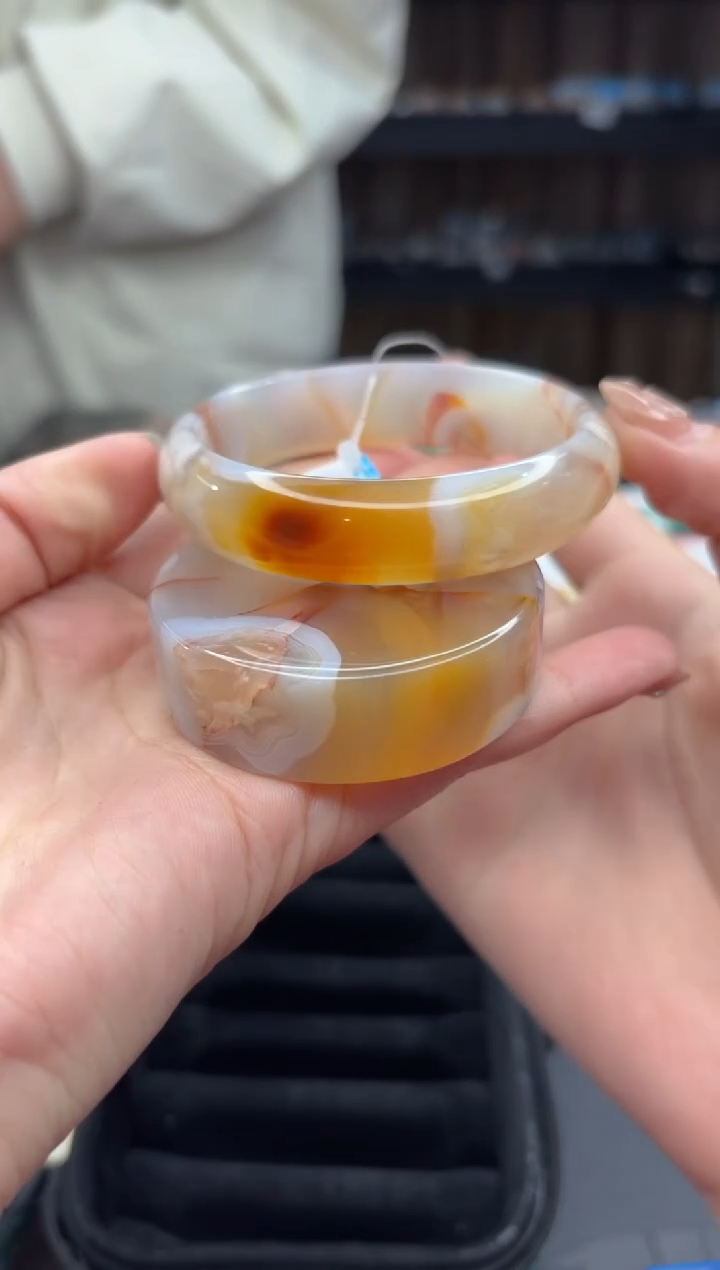 【闪购商品】石英质玉手镯未镶嵌479（56圈赠送镯心）