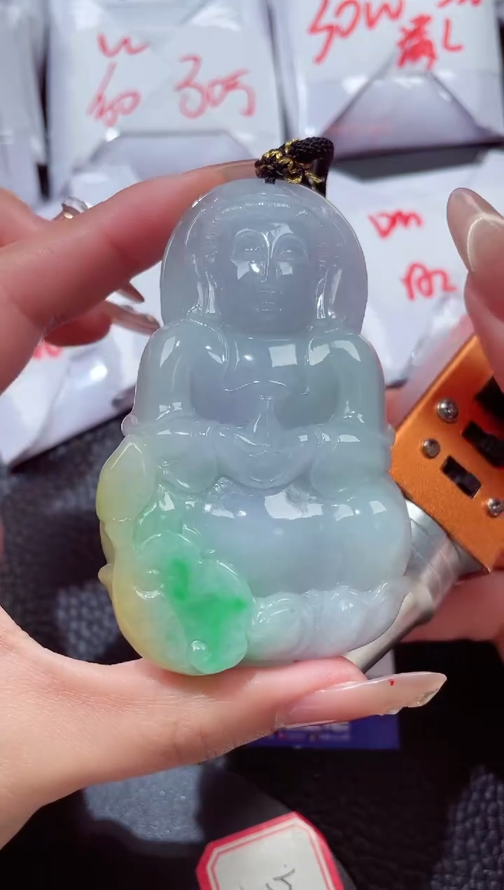 颈饰未镶嵌翡翠20260104