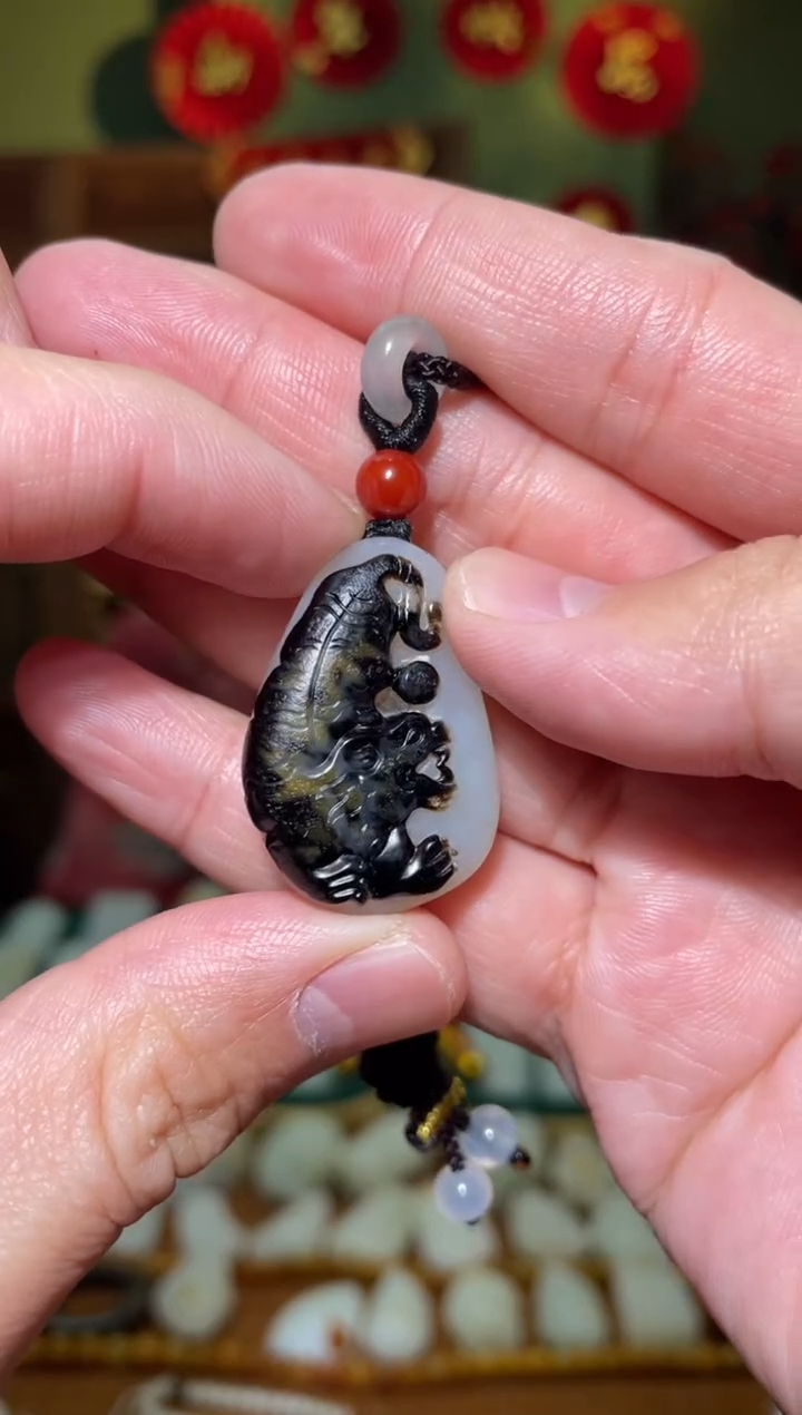 【闪购商品】和田玉吊坠(不含链)未镶嵌虎牌14g