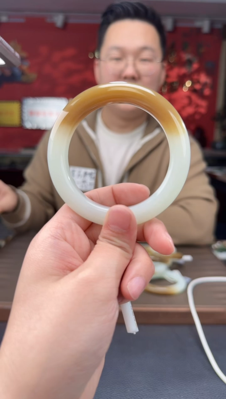 【闪购商品】和田玉.未镶嵌且末糖白镯54-61