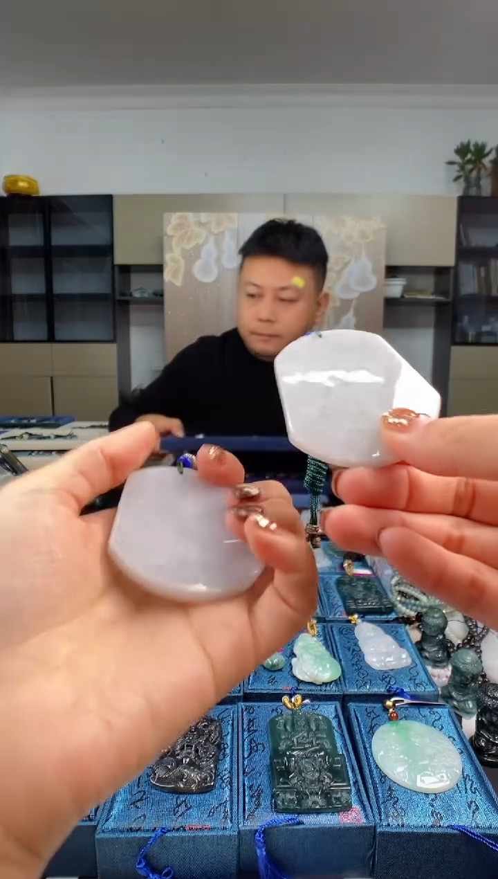 颈饰未镶嵌翡翠多样性发其一