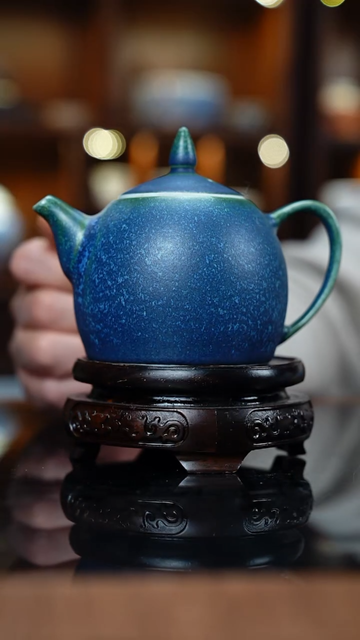 陶瓷撒蓝釉雪花蓝泡茶壶