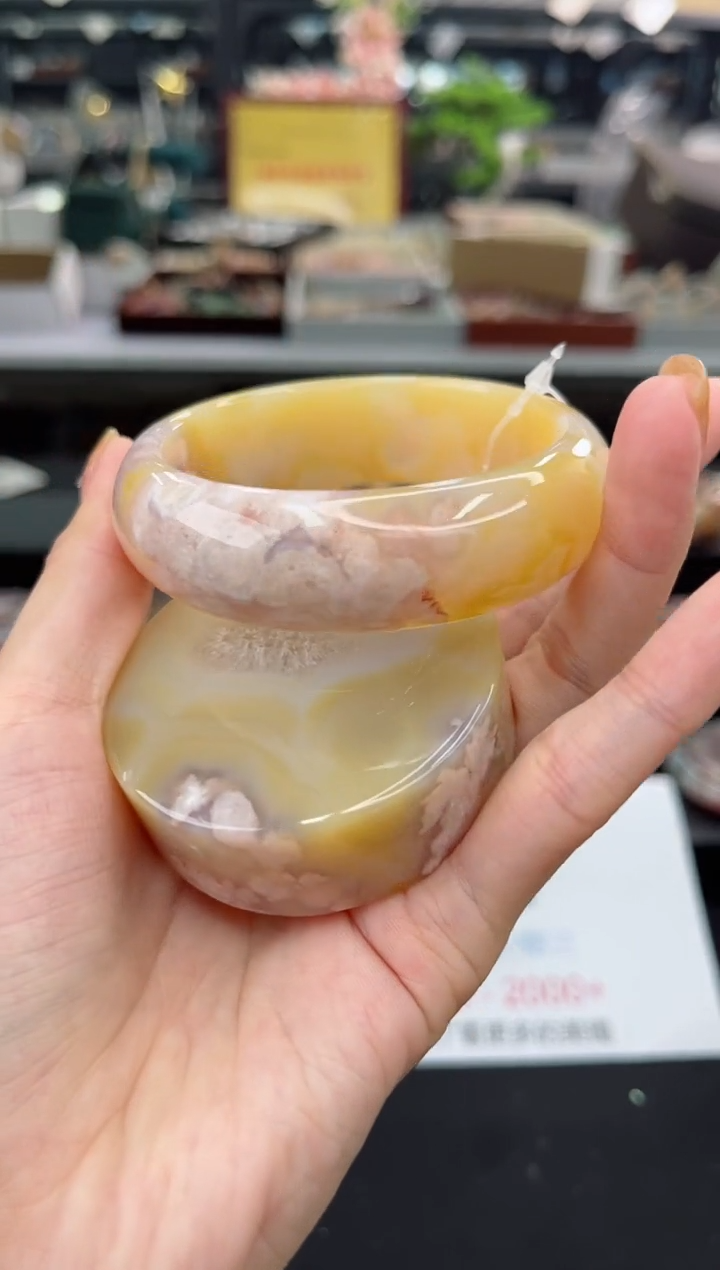 【闪购商品】石英质玉手镯未镶嵌57圈口（赠品镯心）6569159