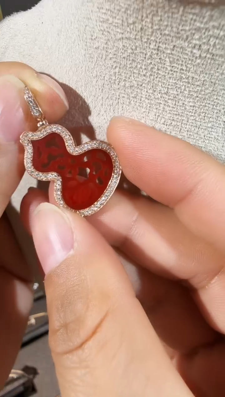 【闪购商品】钻石吊坠18K金镶嵌k红