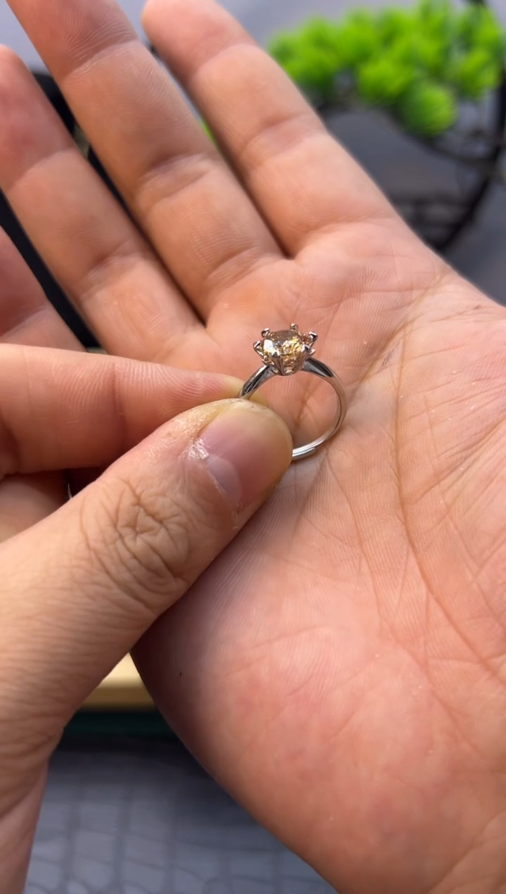 【闪购商品】水晶手链银S925镶嵌J47     