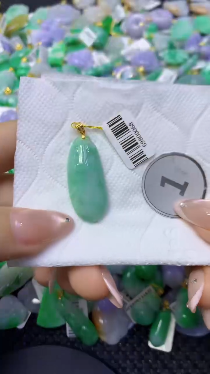 颈饰未镶嵌翡翠天然缅甸翡翠A货