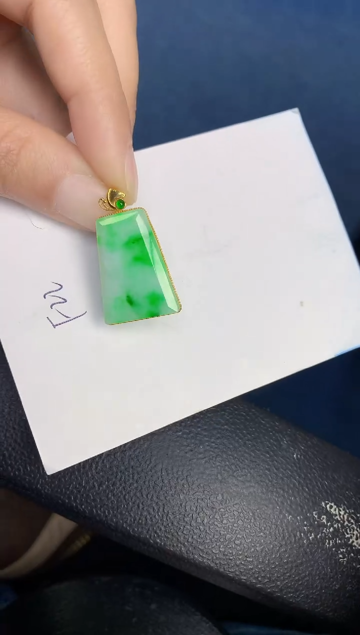 【闪购商品】翡翠颈饰18K金镶嵌000000000