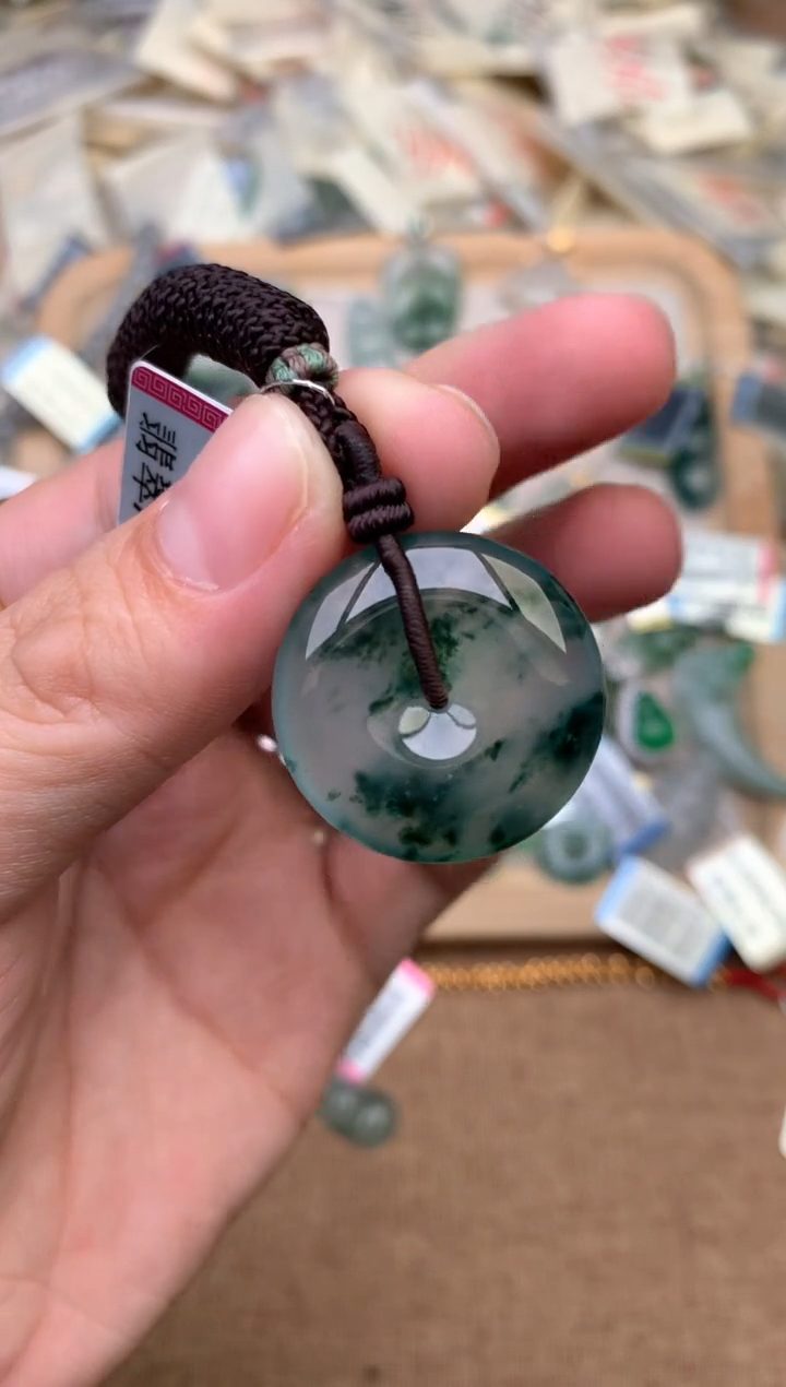 未镶嵌挂件翡翠1