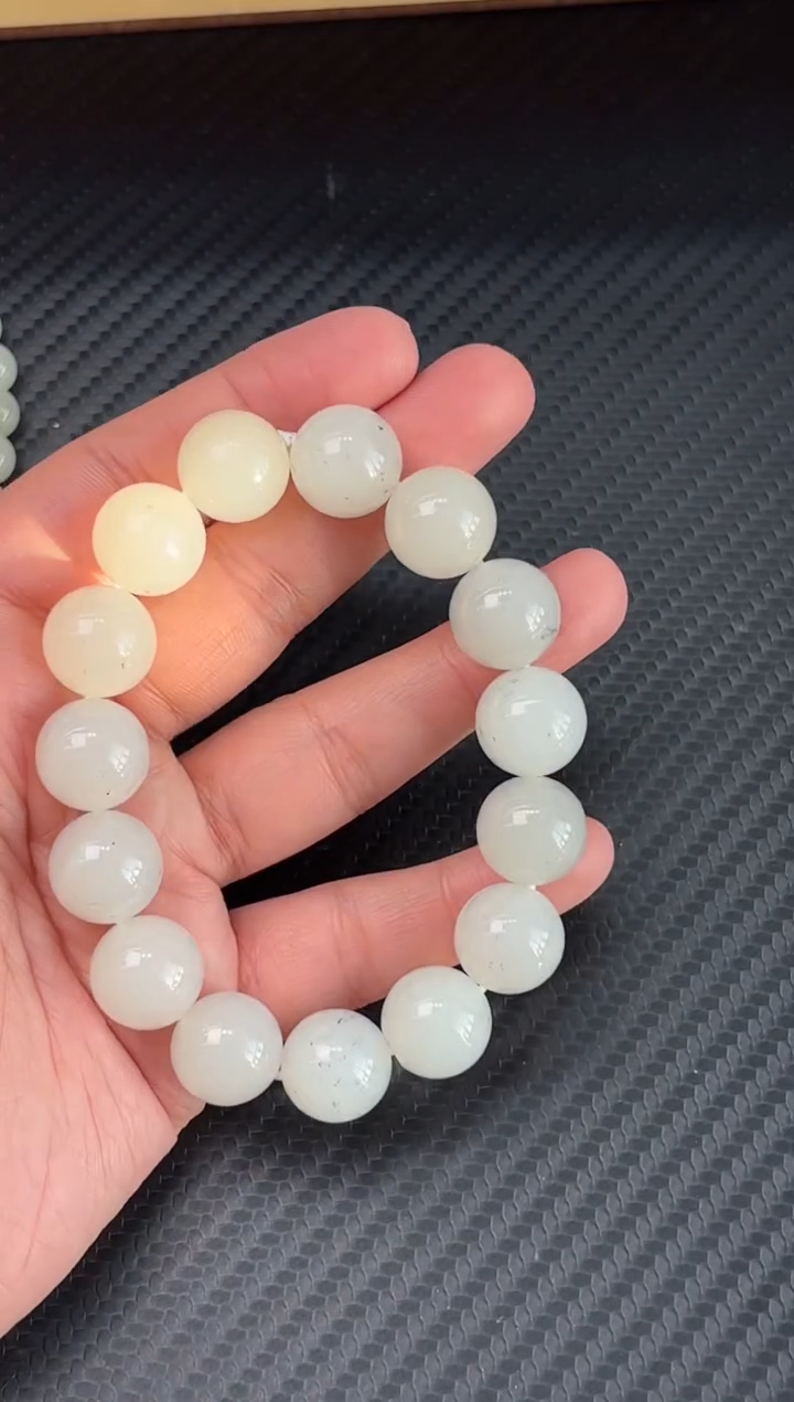 未镶嵌手串和田玉和田黑山微色差卡14mp