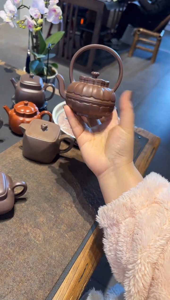 【闪购商品】紫砂茶壶菱花提梁