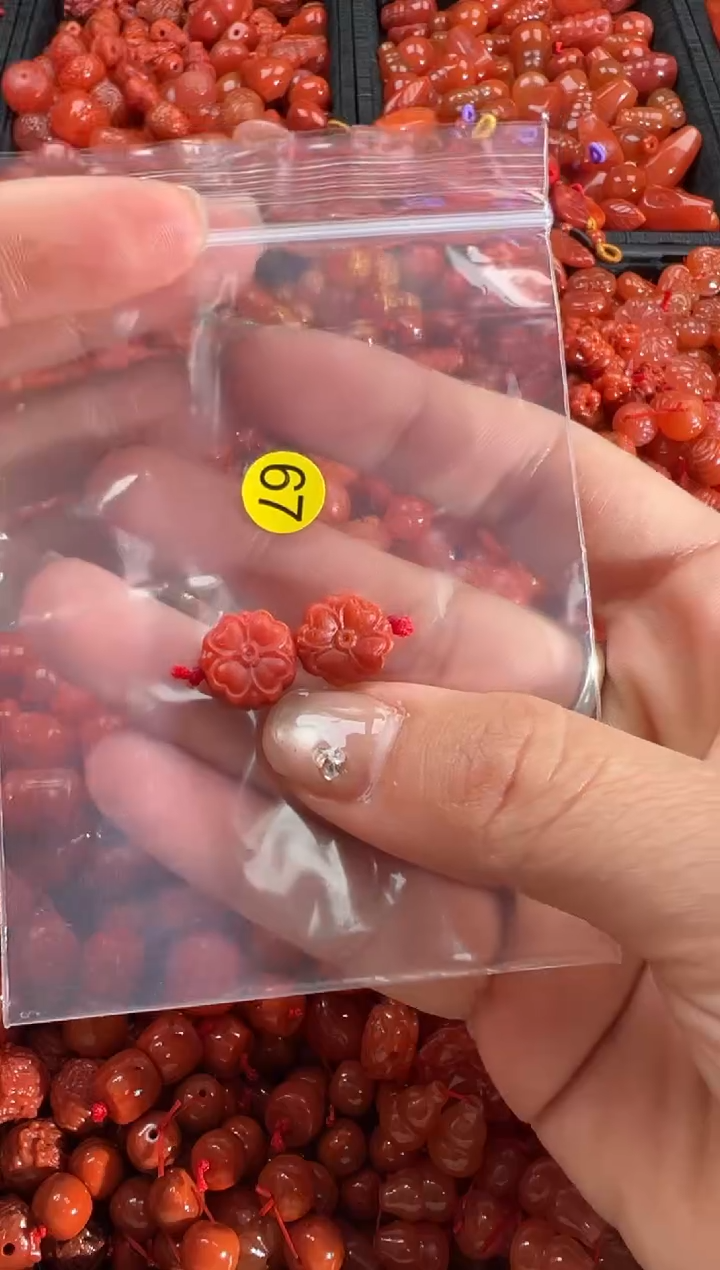 【闪购商品】南红玛瑙颈饰未镶嵌1