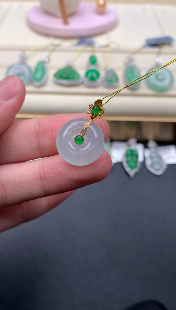 【闪购商品】翡翠颈饰18K金镶嵌A591....