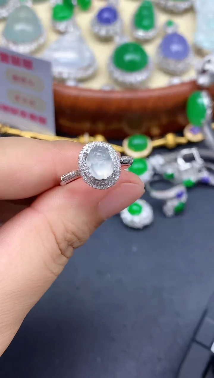 18K金镶嵌戒指翡翠450-中国好珍宝