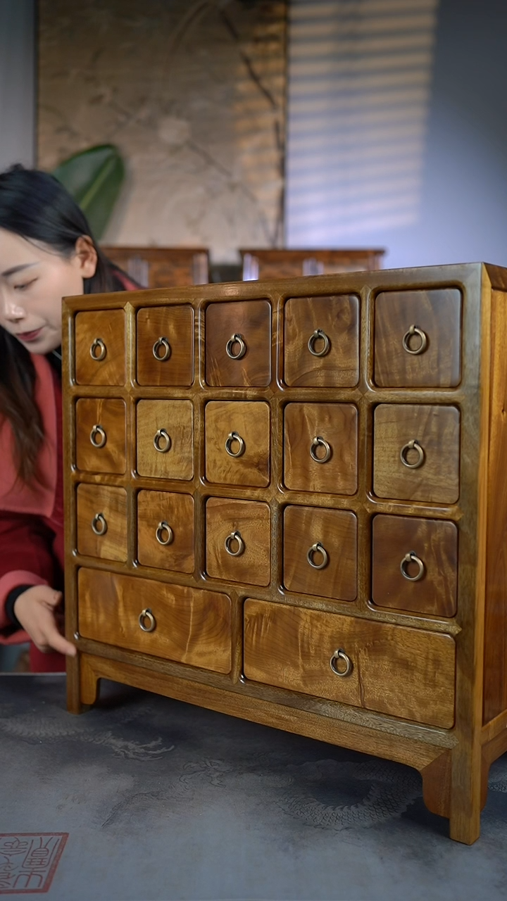 【闪购商品】金丝楠木艺满花枯木精工多宝柜