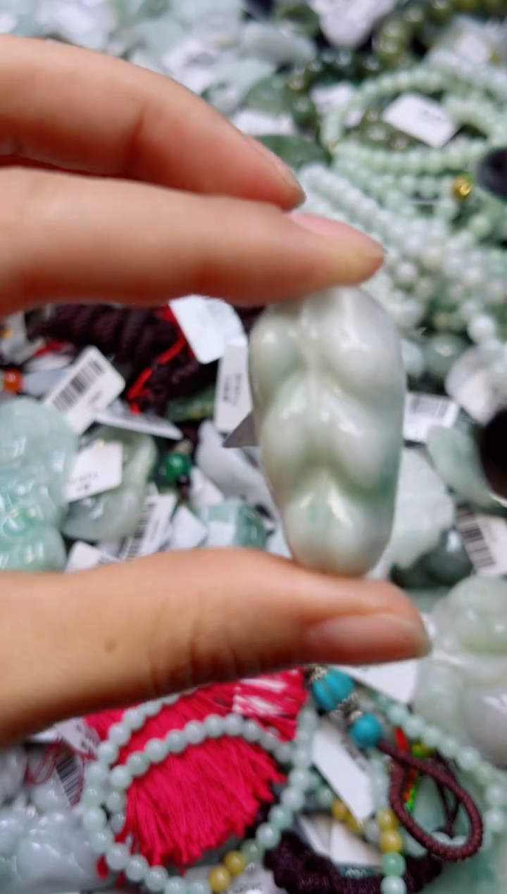 【闪购商品】翡翠颈饰未镶嵌00018743