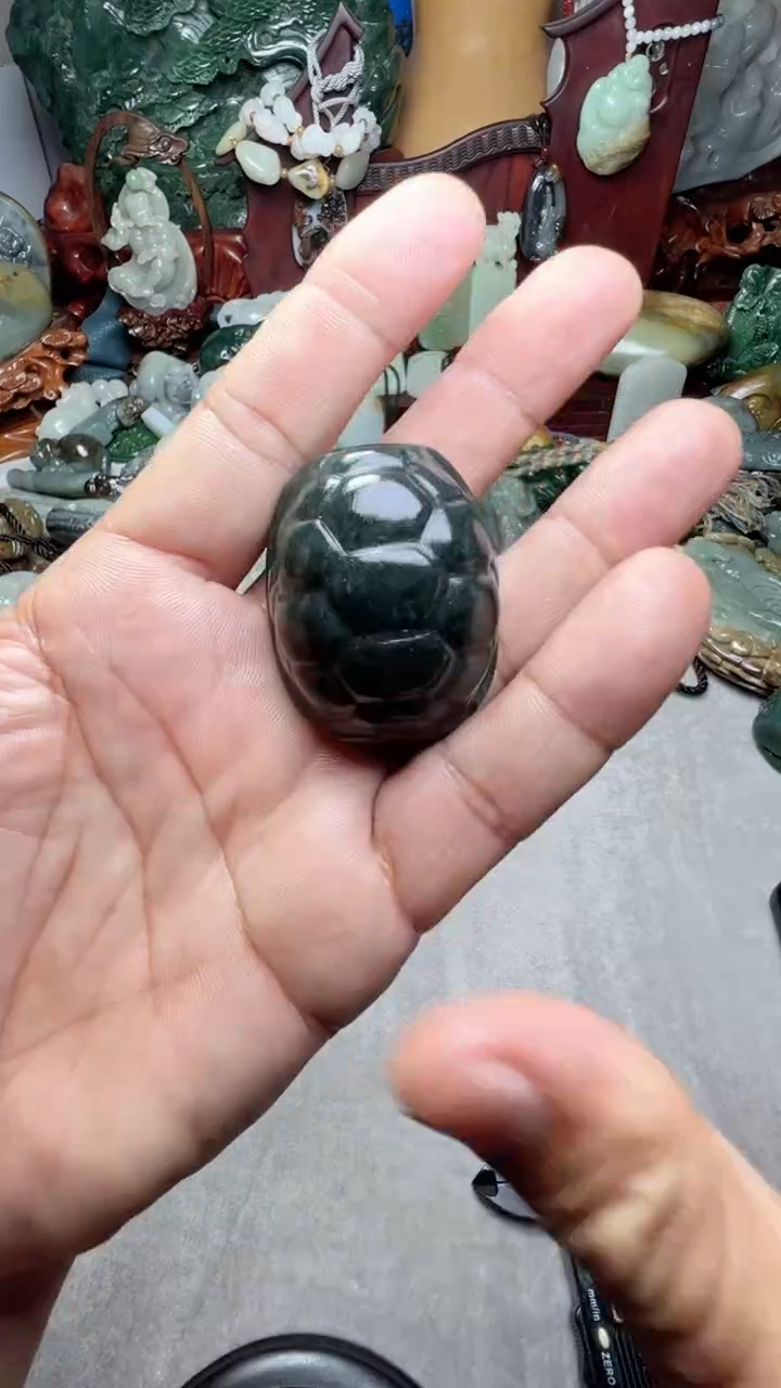 和田玉未镶嵌把件-