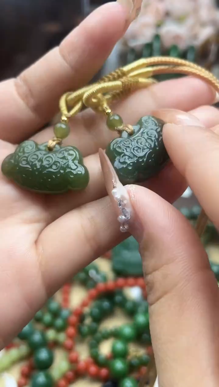 颈饰未镶嵌和田玉未镶嵌和田玉吊坠多样性拍一发一