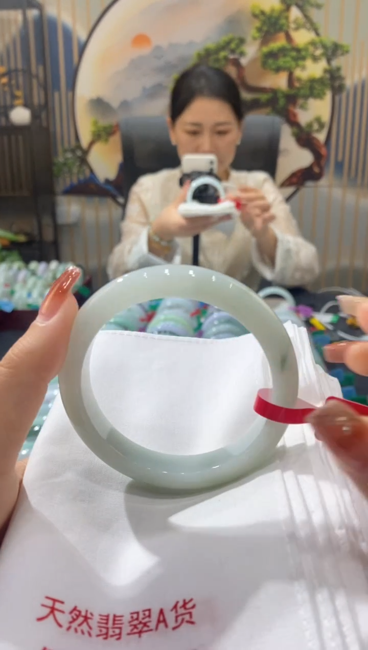 【闪购商品】翡翠手镯未镶嵌00004698