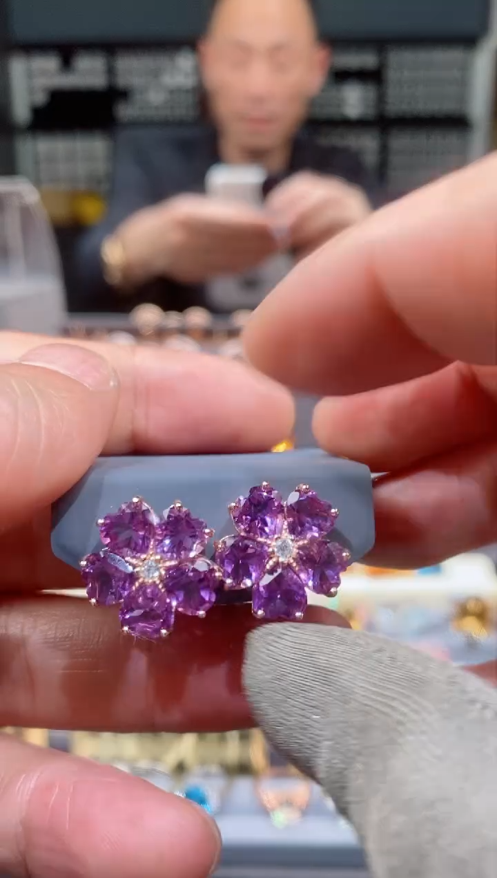 【闪购商品】紫晶耳钉银S925镶嵌紫晶耳钉