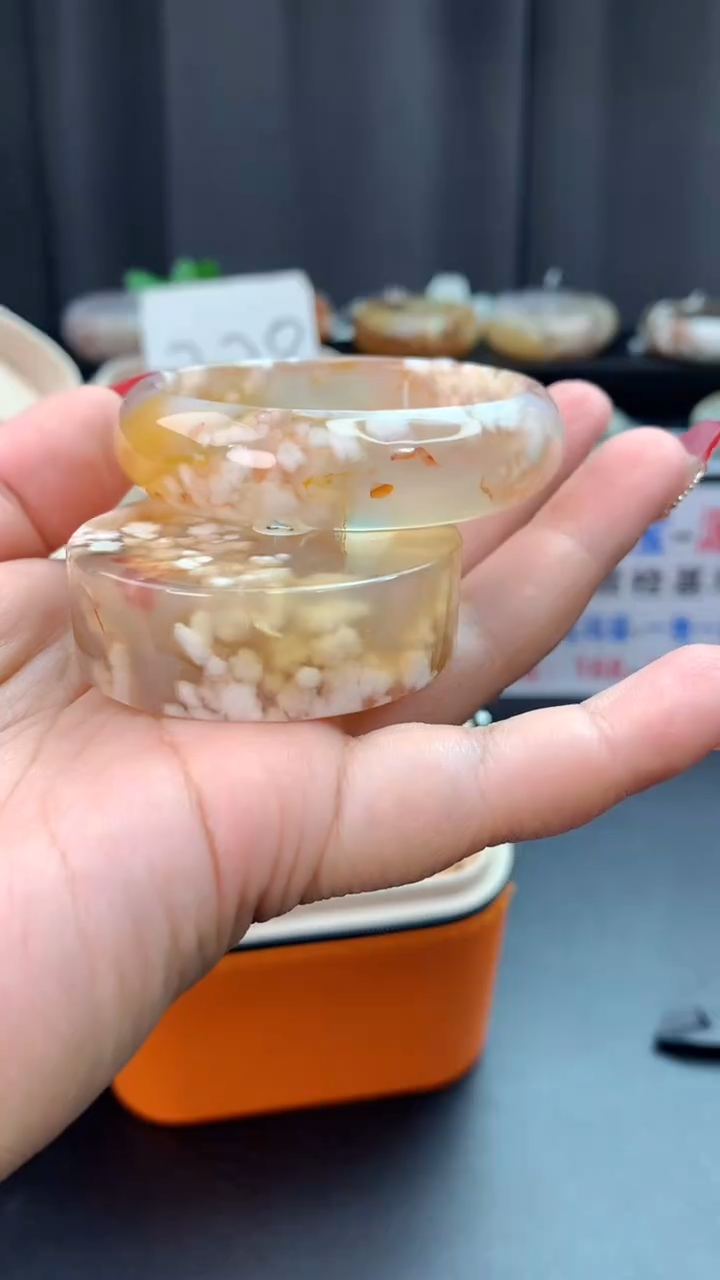 未镶嵌手镯石英质玉（51圈口）赠送镯心 