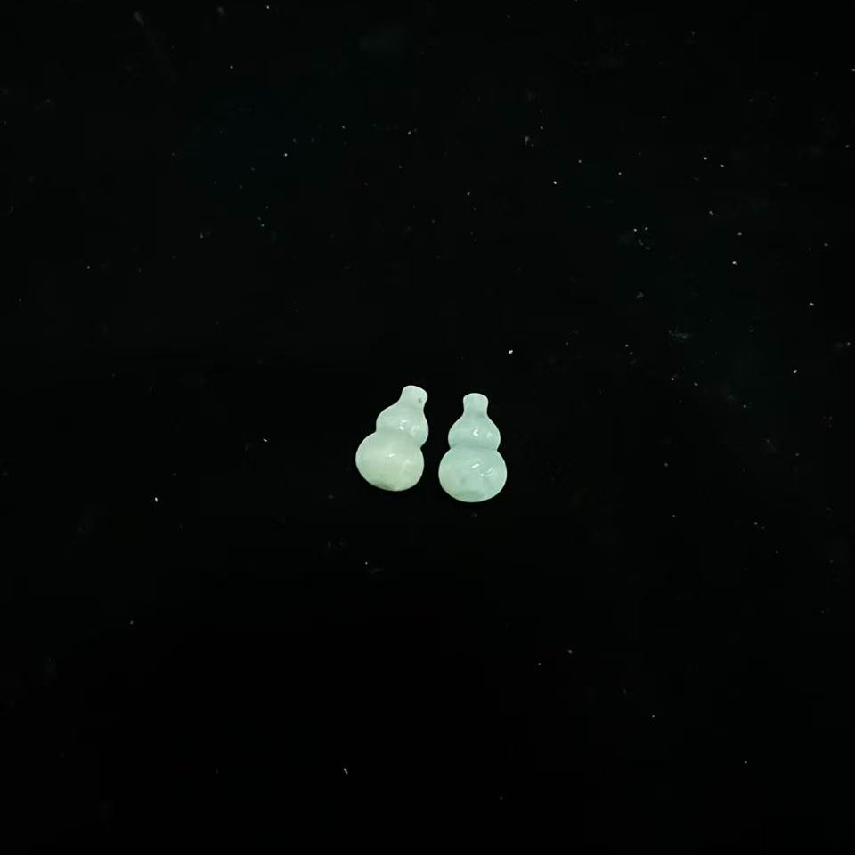 天然缅甸翡翠雕刻葫芦