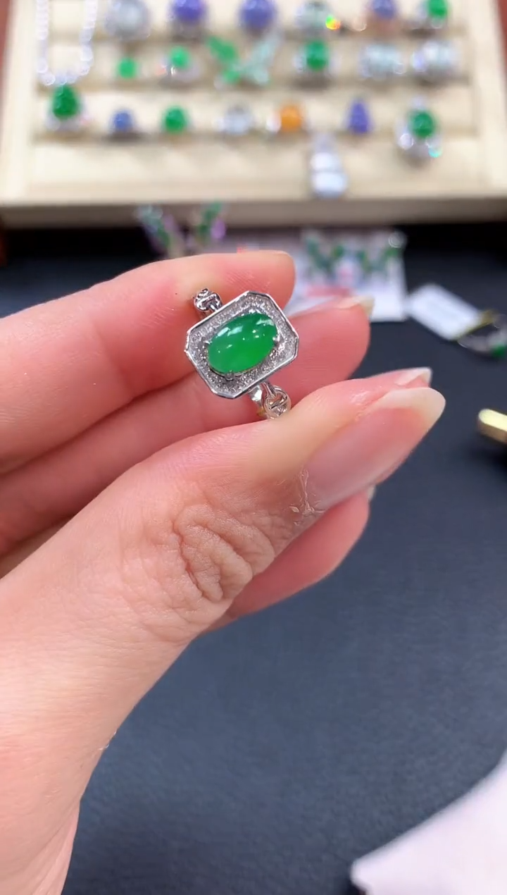 【闪购商品】翡翠戒指18K金镶嵌b164不退换