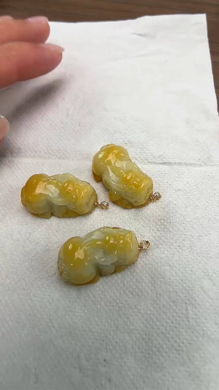 颈饰18K金镶嵌翡翠貔貅 多样性发货